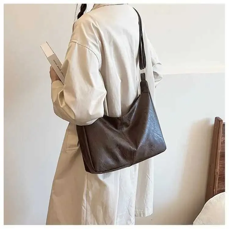 PU Leder Pendler Mode Vintage Casual Maillard Stilvolle Umhängetaschen für Frauen Textur Große Kapazität_voghion.com