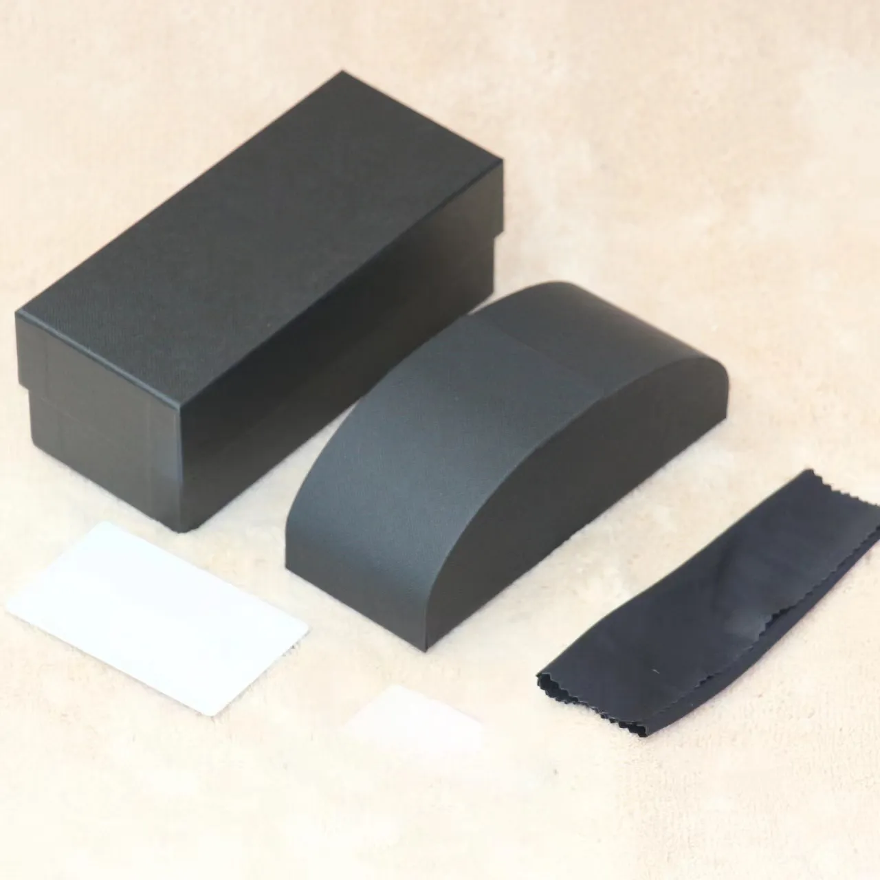 Borsa firmata Scatola per occhiali da sole alla moda_voghion.com