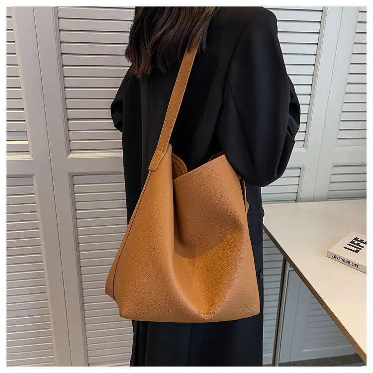 Vabaaja PU-nahast suure mahutavusega naiste käekotid, disainerist õlakott, suur ostukott, rahakott 2023_voghion.com