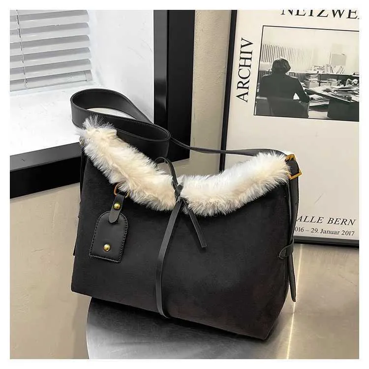 Sacs à bandoulière en daim de grande capacité pour femmes, sacoches solides et souples, sacs décontractés pour l'automne et l'hiver, patch en peluche pour femmes_voghion.com