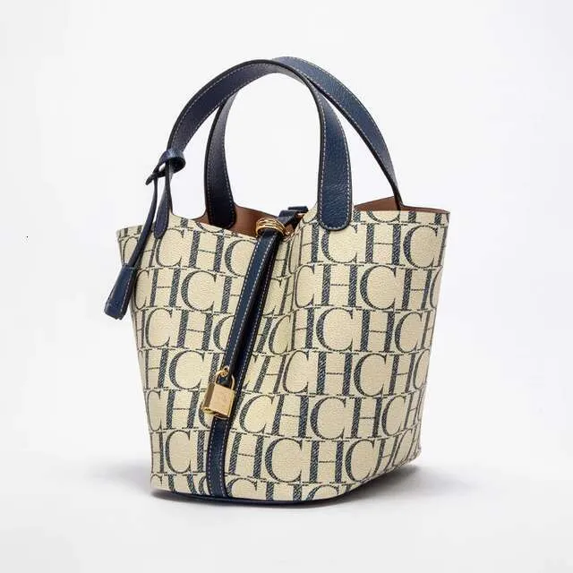 CH Grouss Kapazitéit Alldags Pendler Crossbody Moud Buschtawendruck Design Damen Temperament Schëllertasch Villsäiteg Premium_voghion.com