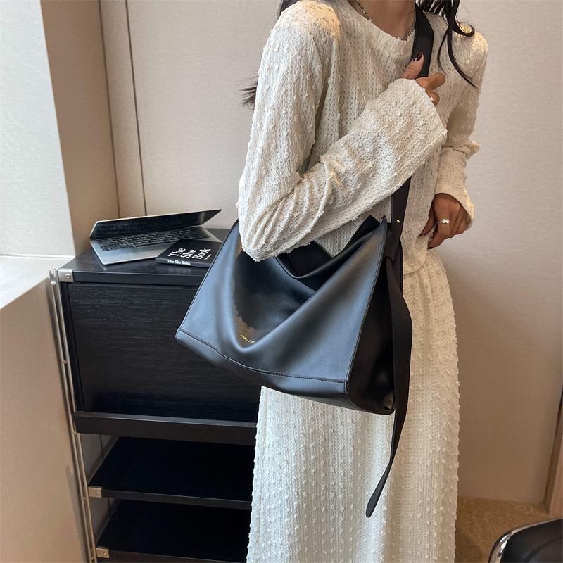 LEFTSIDE – sac à bandoulière en cuir pour femmes, grande capacité, tendance, sacs à main simples de styliste, 2023_voghion.com