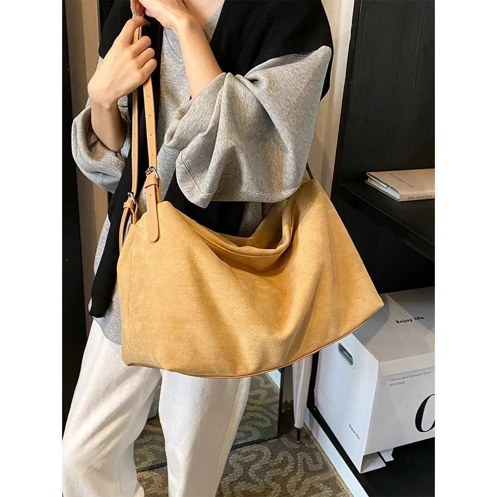 Camurça para mulheres bolsas sólidas grande capacidade crossbody bolsas femininas casuais bolsa de ombro macia pacotes de armazenamento de viagem C241212_voghion.com