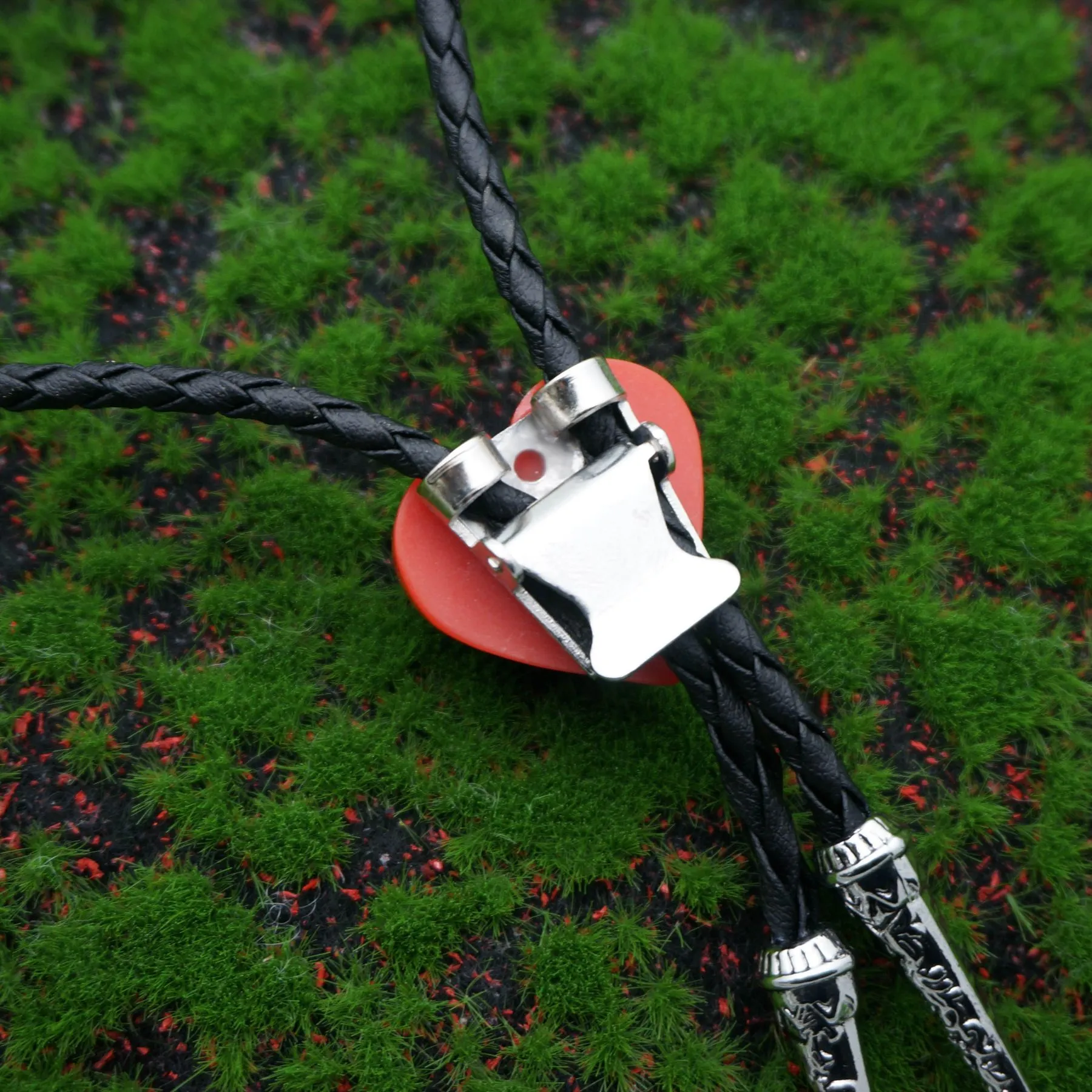 Ketten Western Vintage Bolo Tie Rotes Herz Halskette für Männer und Frauen Schmuck Geschenke Einstellbar_voghion.com