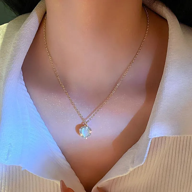 Collane con ciondolo Collana a forma di cuore color oro per donna Catene in acciaio inossidabile lucido estetico Coquette Choker Jewelry_voghion.com