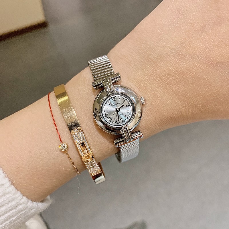 Timmys Damenuhr im antiken Stil mit Bambus-Netzarmband, exquisitem kleinem Zifferblatt und modischer und minimalistischer römischer Skala_voghion.com