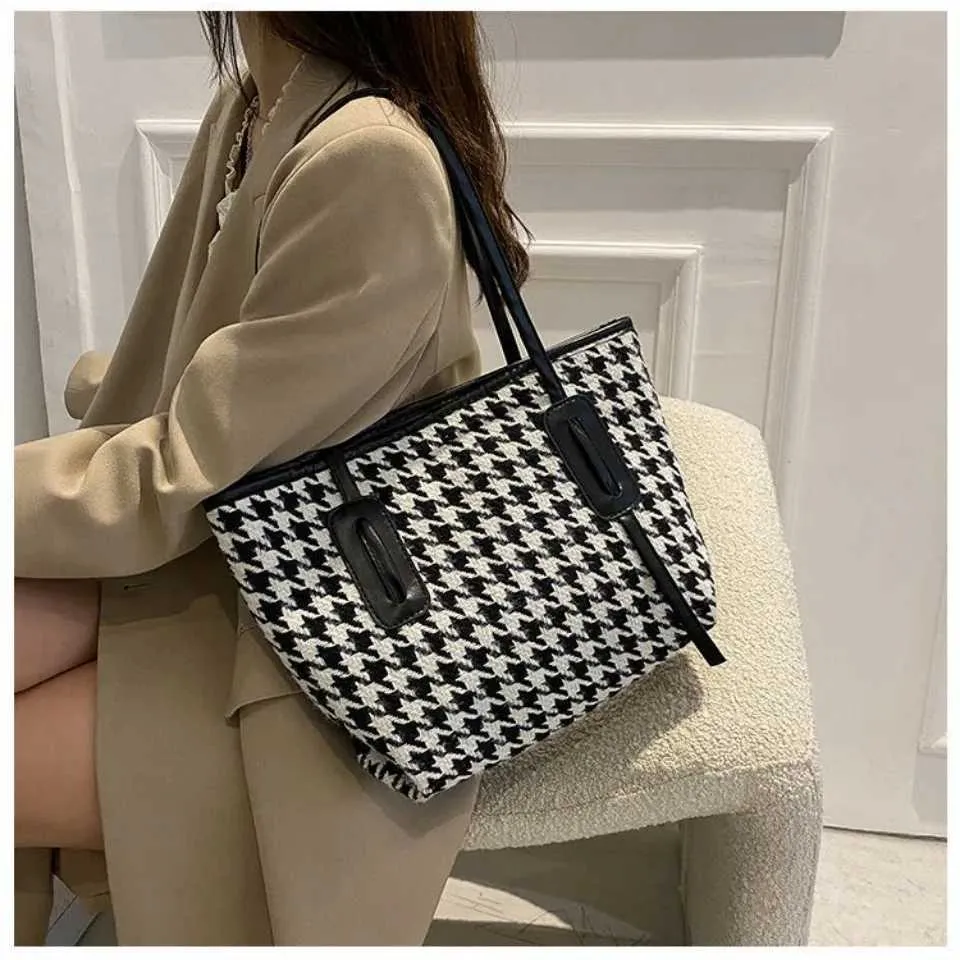 Womens Shoulder Bag And Tote Bag Large Capacity Grid Pattern Bag_voghion.com