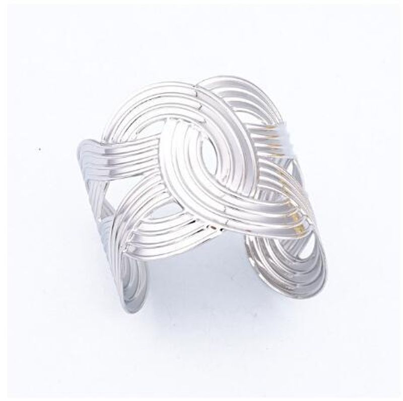 Decorative Heart Shaped Metal Armband Ethnic Style Bangle_voghion.com