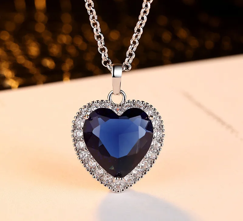 Collana con pendente a cuore titanic cuore dell'oceano blu_voghion.com