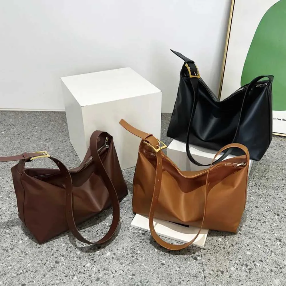 Grande capacidade ombro couro PU mensageiro deslocamento casual uso axila moda bolsa totes handba241108_voghion.com
