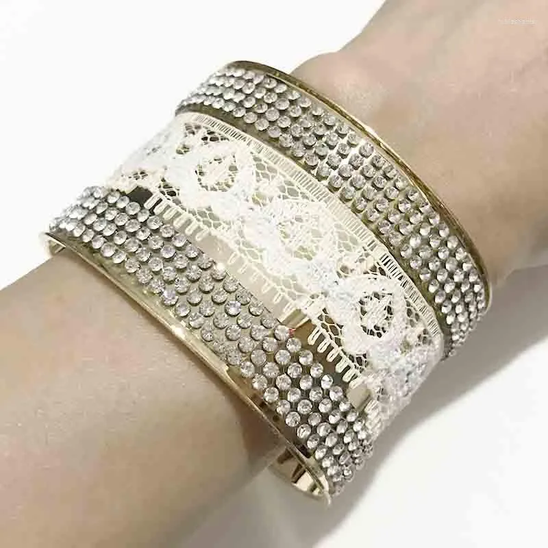 Armband Gothletic Spitze & Rhinestone Inlaying Open Cuff Goldfaarf Metall Breet Armbänner Fir Fraen Moud Bijouen_voghion.com
