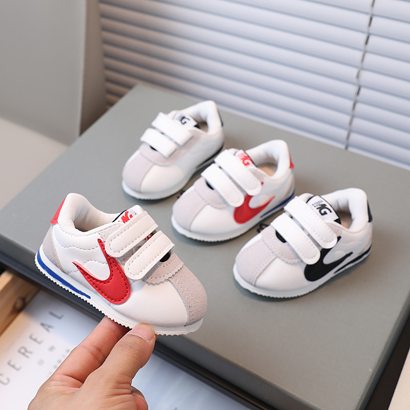 Versión coreana de zapatos deportivos para niños con velcro para caminar, versiones de primavera y otoño para niñas, niños blancos, Forrest Gump