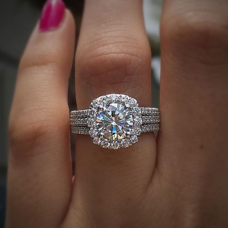 Bague de fiançailles pour femme avec huit cœurs et huit flèches en zircon taillé