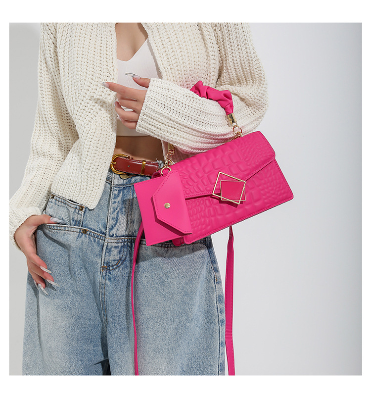 Popular for women in spring 2024, new crocodile patterned mother and child small square bag, commuting temperament,_voghion.com