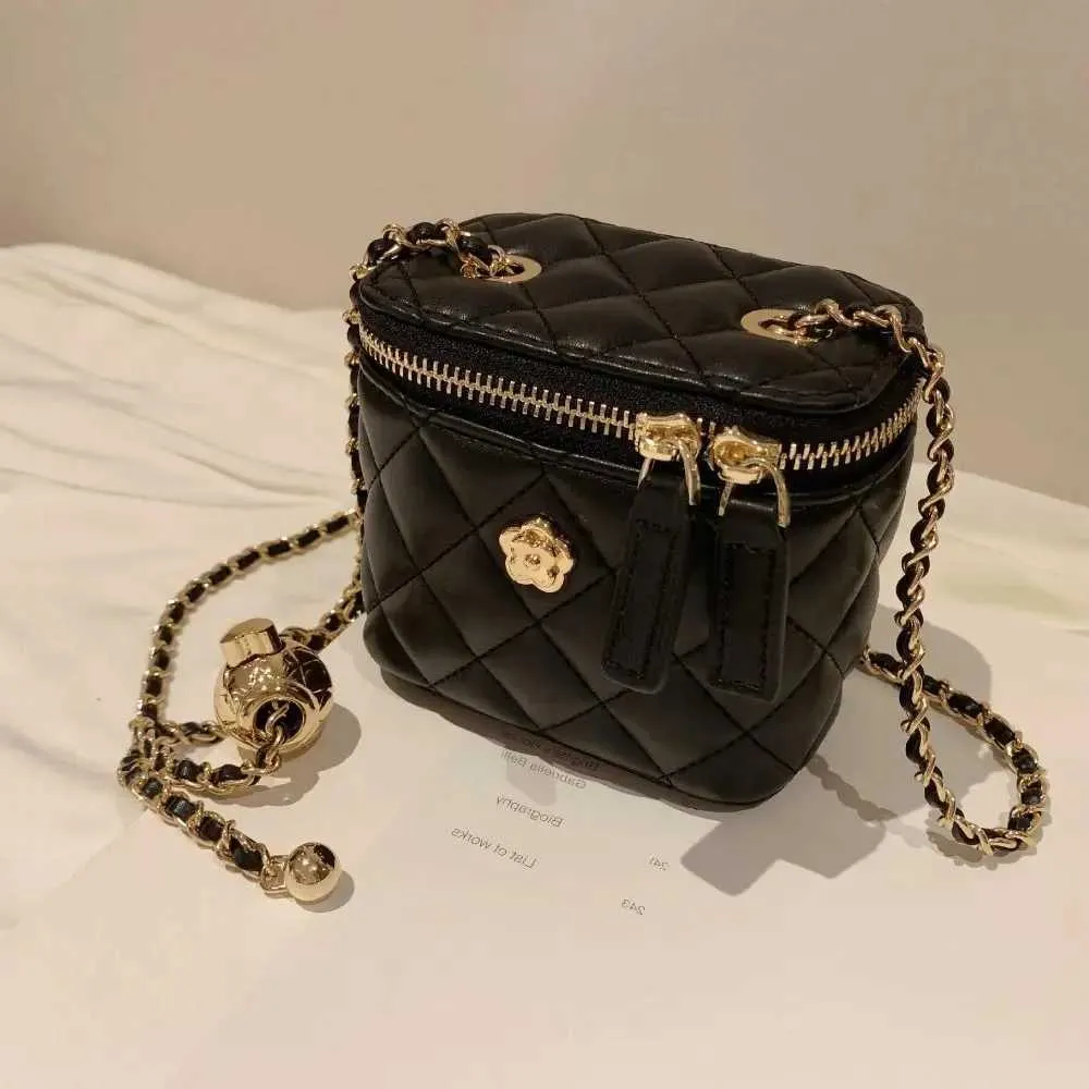 Nuova borsa a tracolla piccola Camellia con tracolla a catena alla moda e secchiello a rombo Ba241217_voghion.com