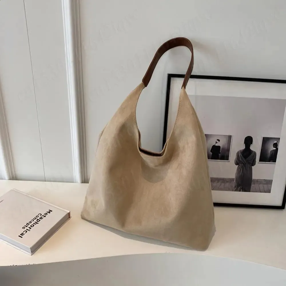 Borsa a tracolla semplice in pelle scamosciata vintage da donna, grande capacità, elegante, da viaggio, con chiusura a gancio, in tinta unita, 240919_voghion.com