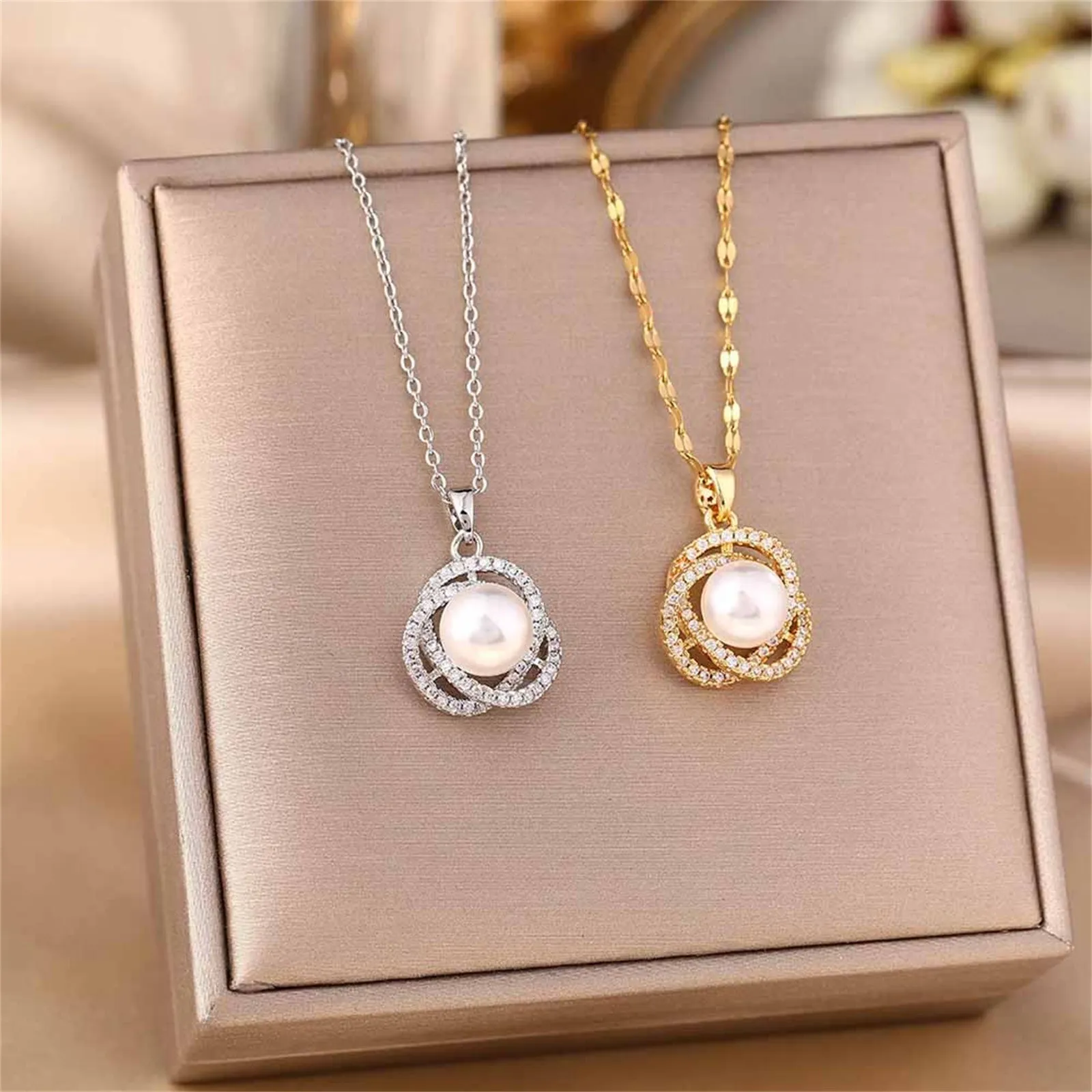 Catene Elegante Collana con Ciondolo Micro Borchiato Smalto_voghion.com