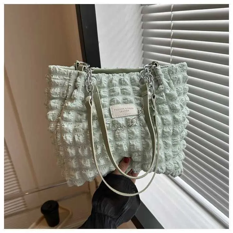 Warm Bedding Fi Bubbles Cloud Shoder Large Capacity Bag Bucket Designer Folded Handbag Y241026_voghion.com