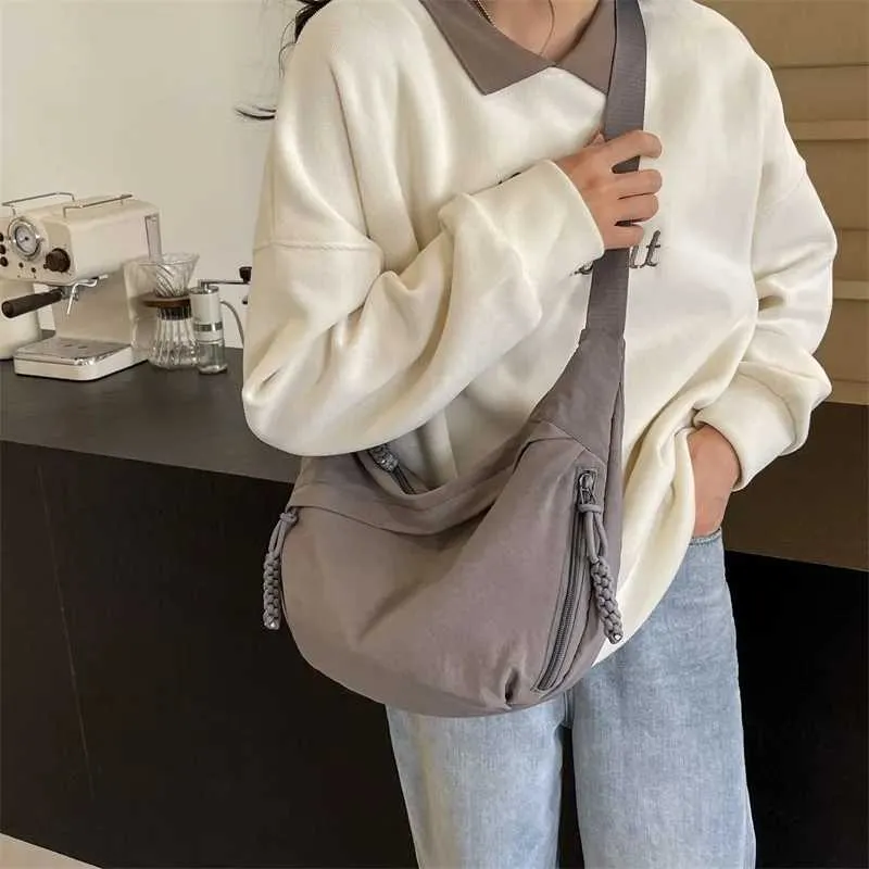 Sac à bandoulière en nylon 2024 pour femme, nouvelle collection été, grande capacité, design polyvalent et de niche, messager Ba241103_voghion.com