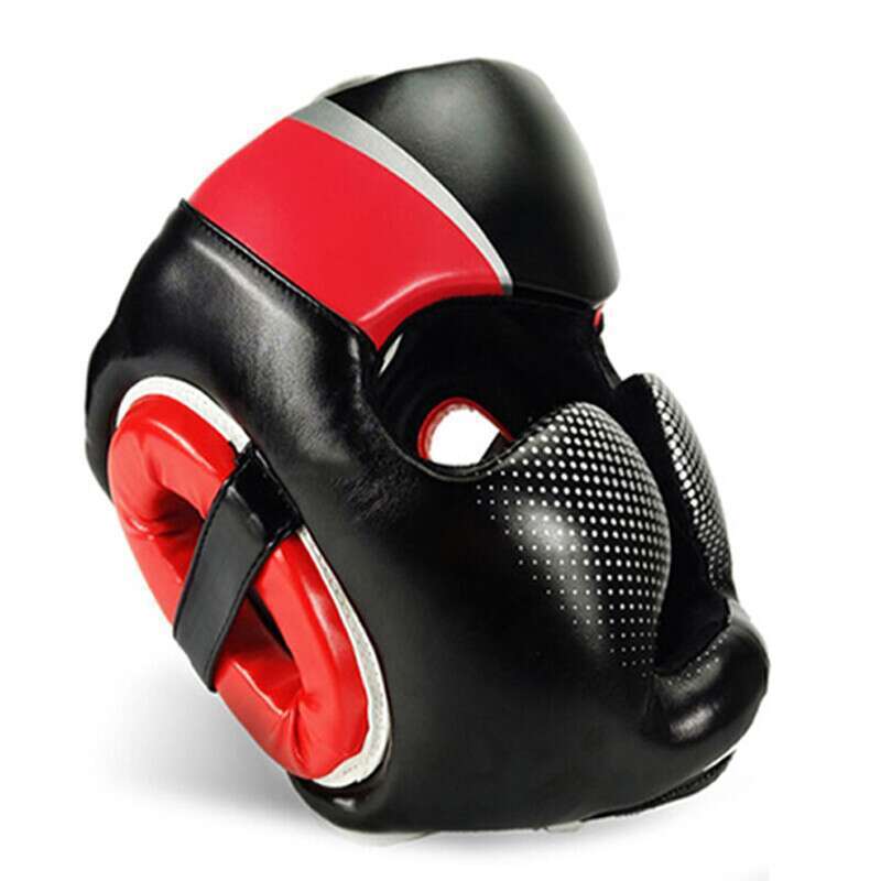 Casque de boxe en BN épais, offrant une protection complète pour le combat Sanda sans angle mort._voghion.com