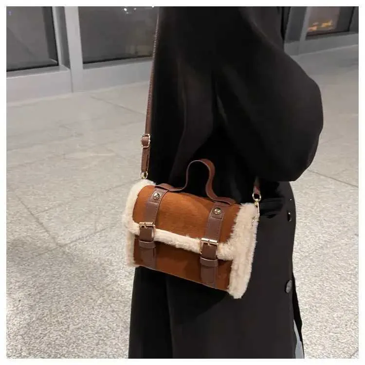 Shoulder Crossbody Handbag In Lamb Wool Versatile Style For Women_voghion.com