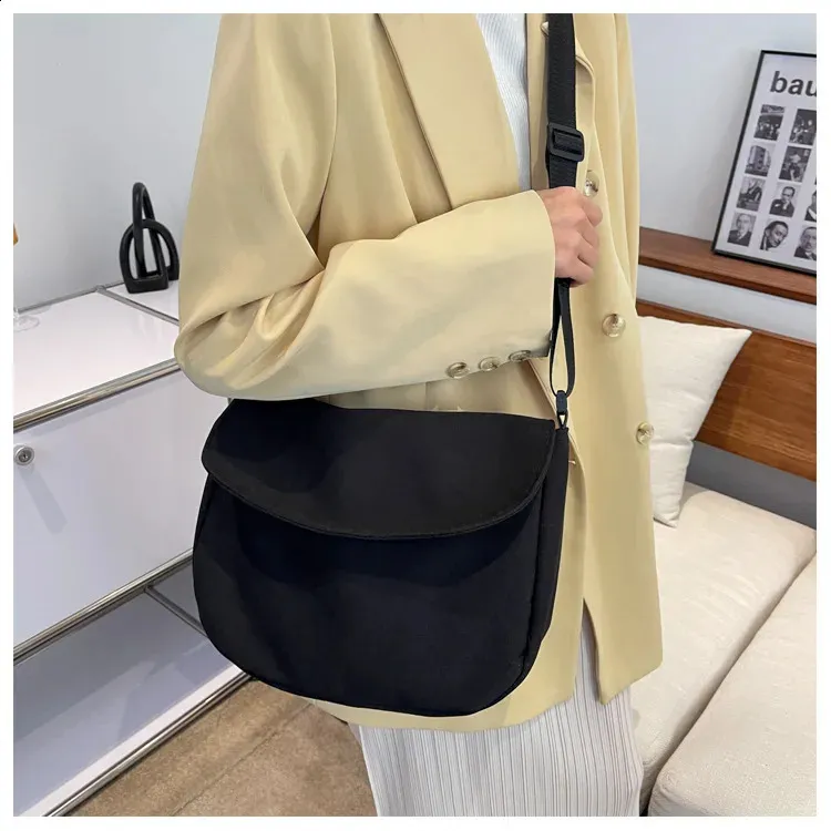 Solid Color Crossbody Simple Ladies Shoulder Waterproof Nylon WomenS Handbags Fashion Messenger Bag Women 240827_voghion.com