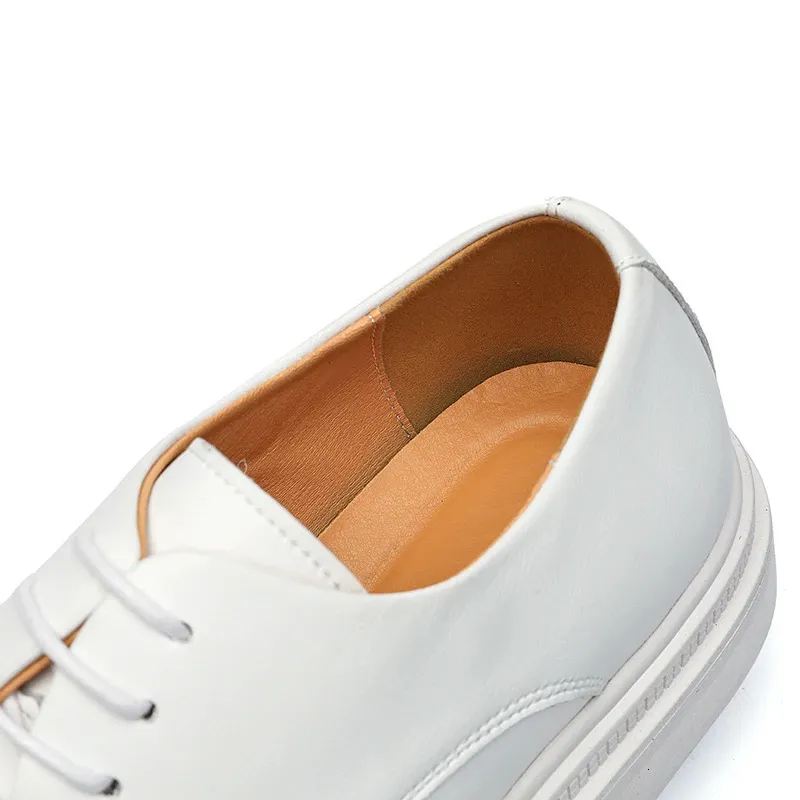 Nieuwe heren Britse herenmode Witte formele brogues schoenen Herenjurk Bruiloft Prom Thuiskomst Sapato Sociaal Mascuo_voghion.com
