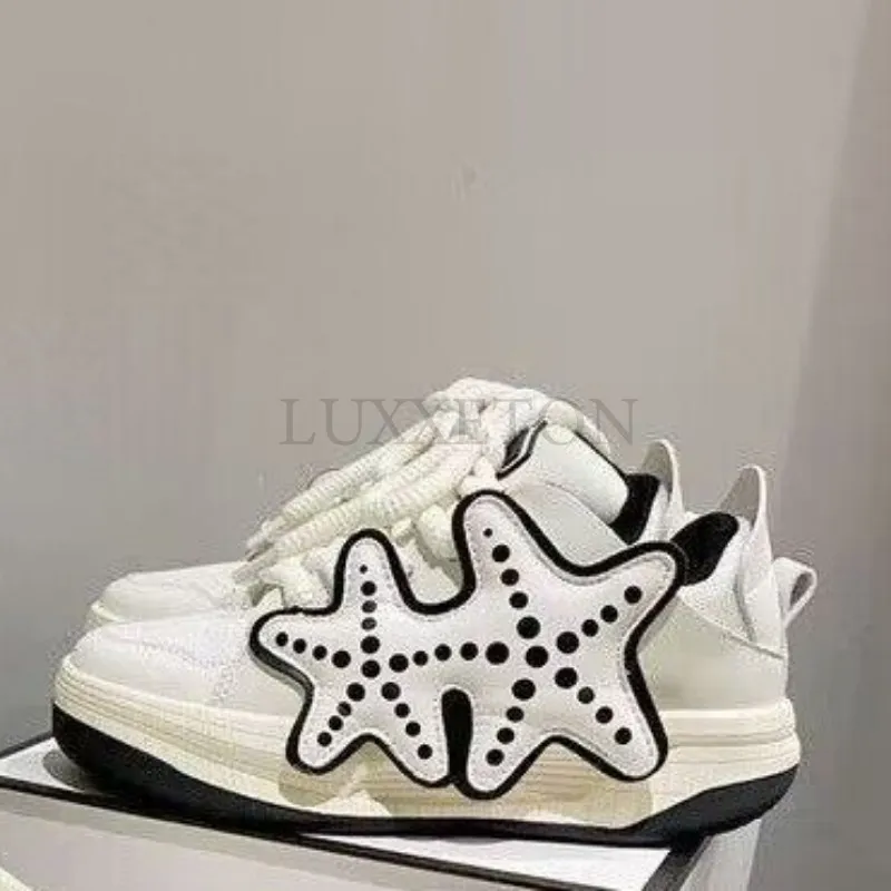 Versatile Star Decoration Lace Up Sneakers Thick Sole Casual Shoes_voghion.com