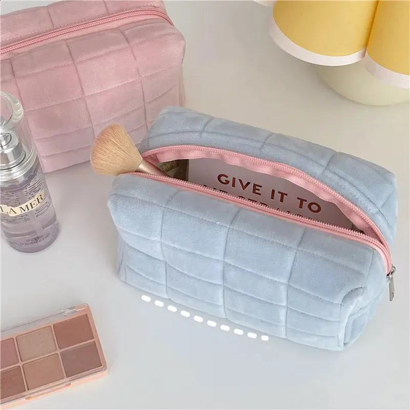 Süßes Fell-Make-up für Frauen mit Reißverschluss, groß, einfarbig, Kosmetiktasche für unterwegs, Make-up-Kulturtasche, Waschtasche aus Plüsch, Stifttasche 240827_voghion.com