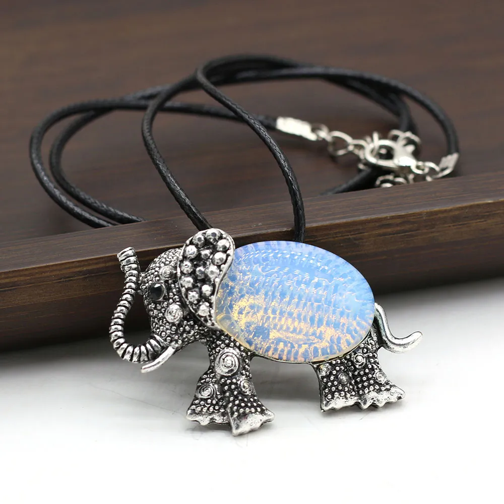 Collana con ciondolo elefante vintage per donna con gemme_voghion.com
