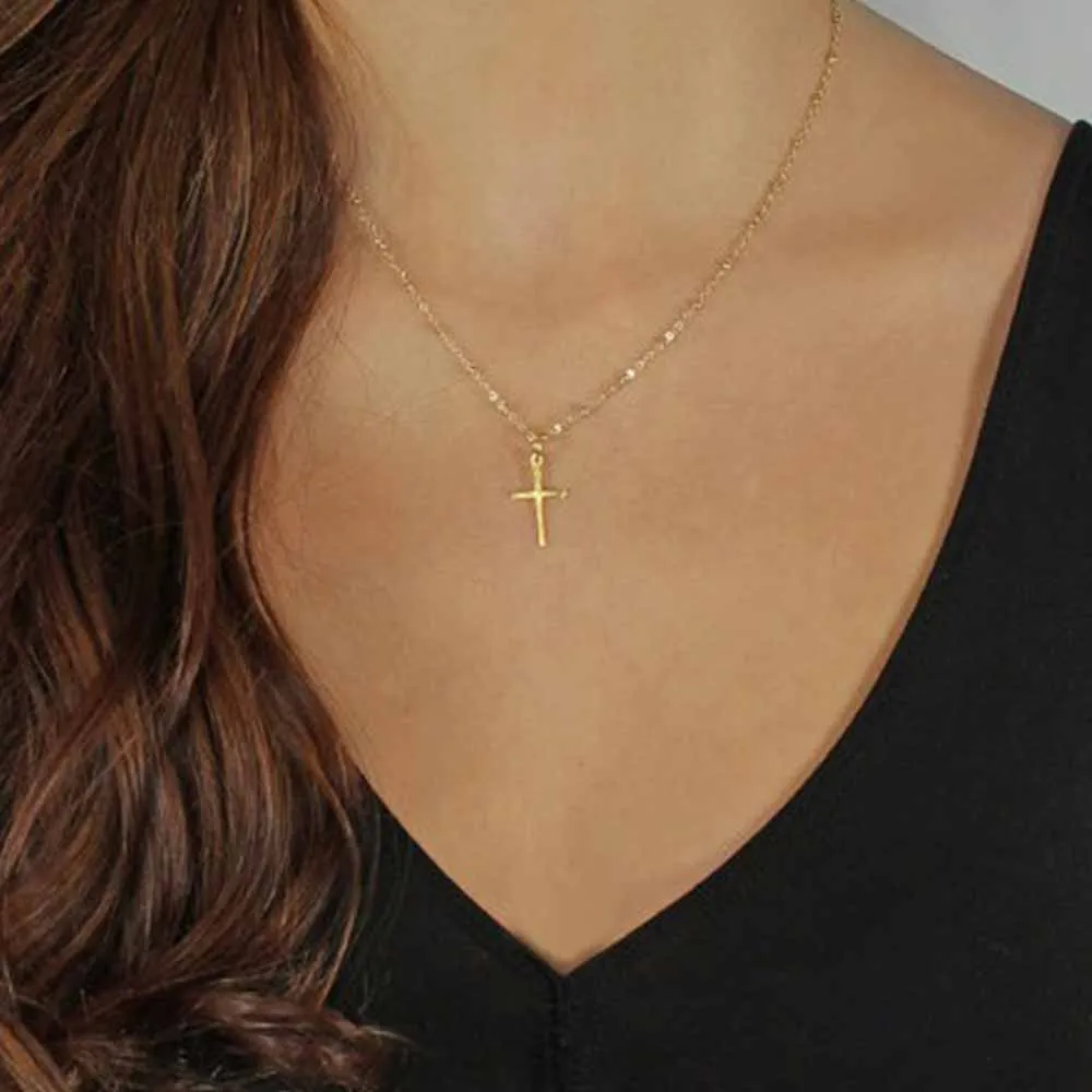Collane con ciondolo Collana con croce in oro estivo Piccoli gioielli religiosi_voghion.com