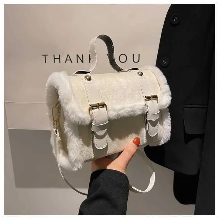 Winter Frauen Crossbody/schulter 2023 Neue Lamm Plüsch Veet Tasche Dame Kleine Quadratische Handtasche Französisch Korea StyleC241106_voghion.com