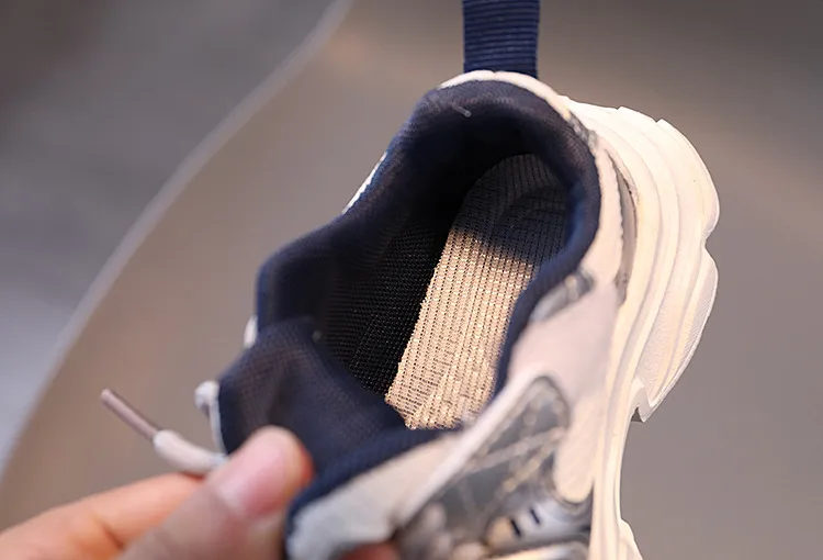 2025 Neue Kleinkind-Sneaker für Jungen und Mädchen im Freien aus Mesh, leichte Kindersportschuhe, rutschfeste Kinder-Turnschuhe_voghion.com
