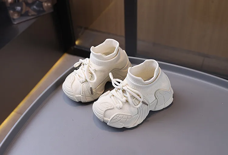 2025 Nei Sneakers fir Kanner Moud Slip on Walking Mesh Plateau Socken Stiwwelen Littlesprouts Klengkannerschong Grouss Gréisst Jugend_voghion.com
