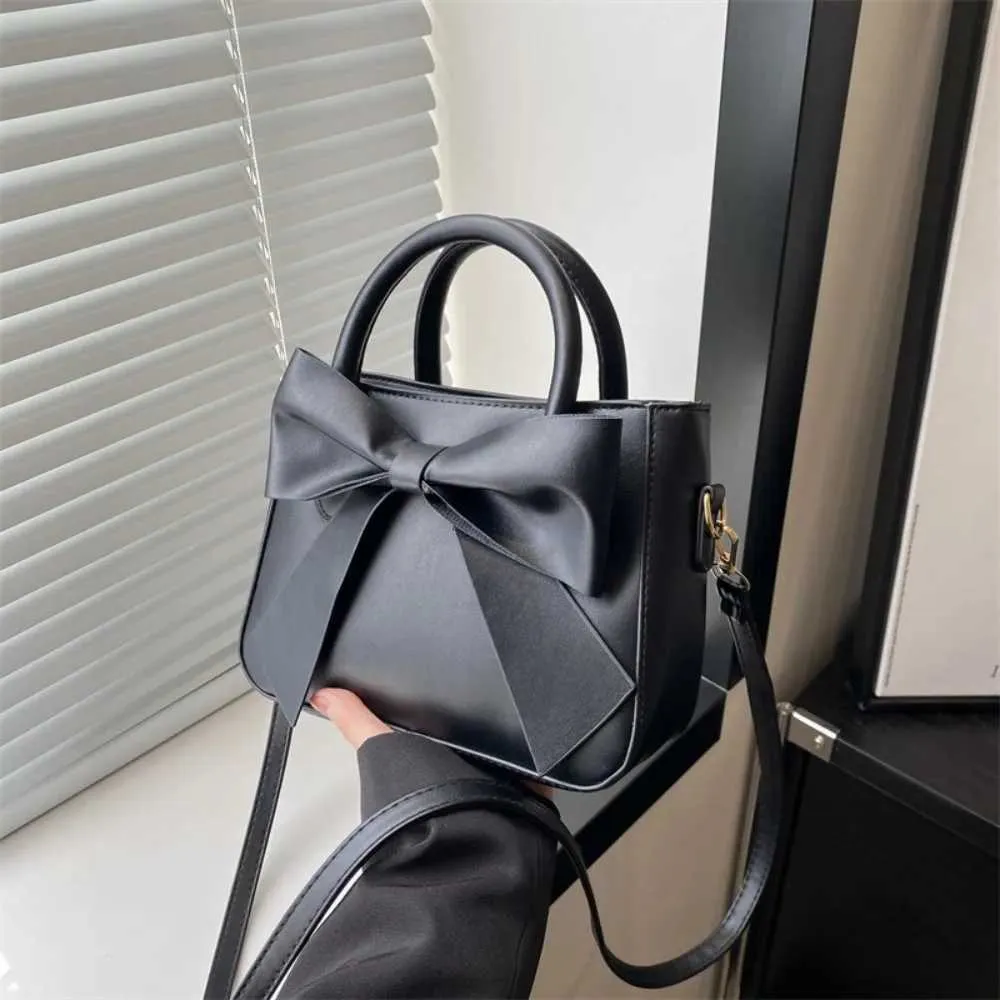 Damen Schultertasche Und Messenger Bag Aus Kunstleder Elegant_voghion.com