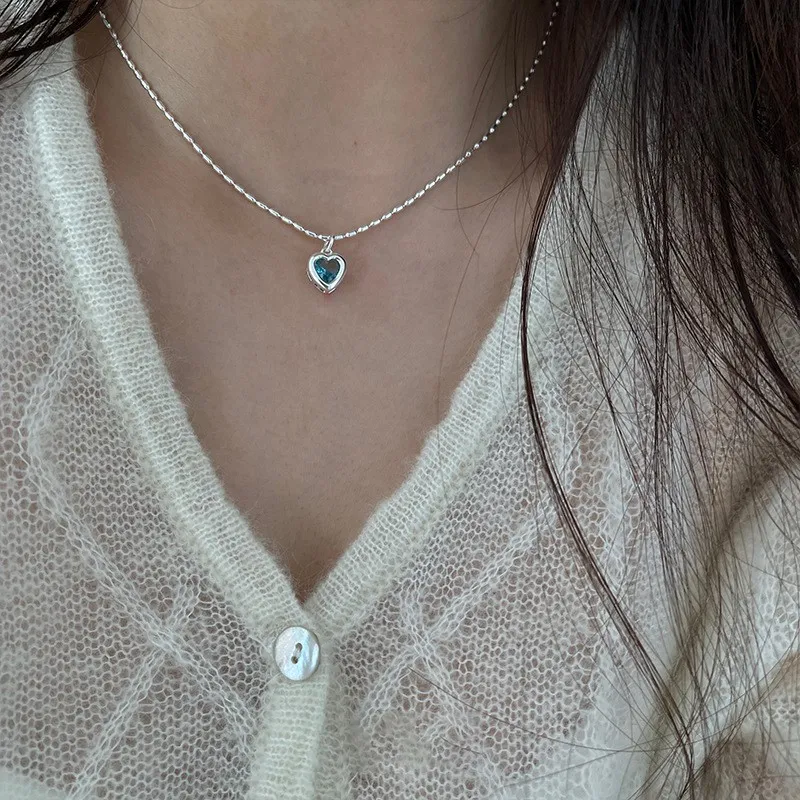 Chains Color Galaxy Pearl Necklace Female Butterfly Indifferent Light Flash Diamond Niche Clavicle Chain_voghion.com