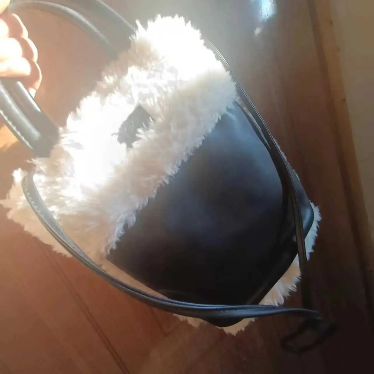 Plüss vödör keresztpántos táska és kézitáskák anyukáknak és lányoknak, női válltáska, designer táskák C241210_voghion.com