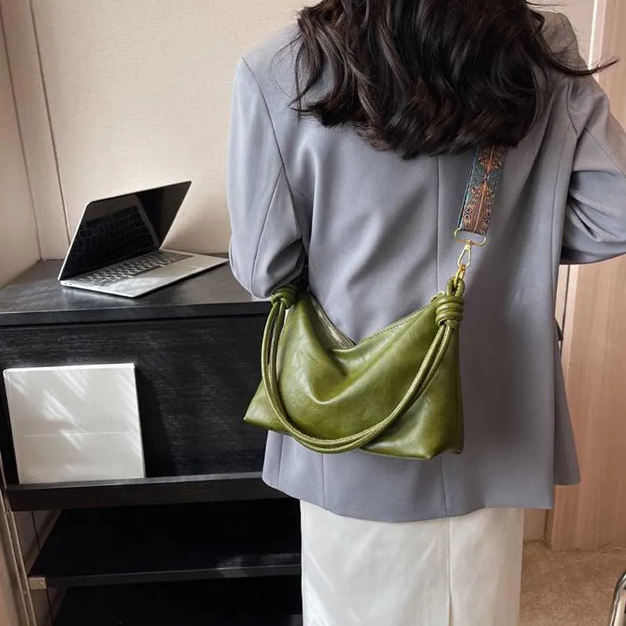 Borsa a tracolla da donna con texture in pelle morbida geometrica_voghion.com