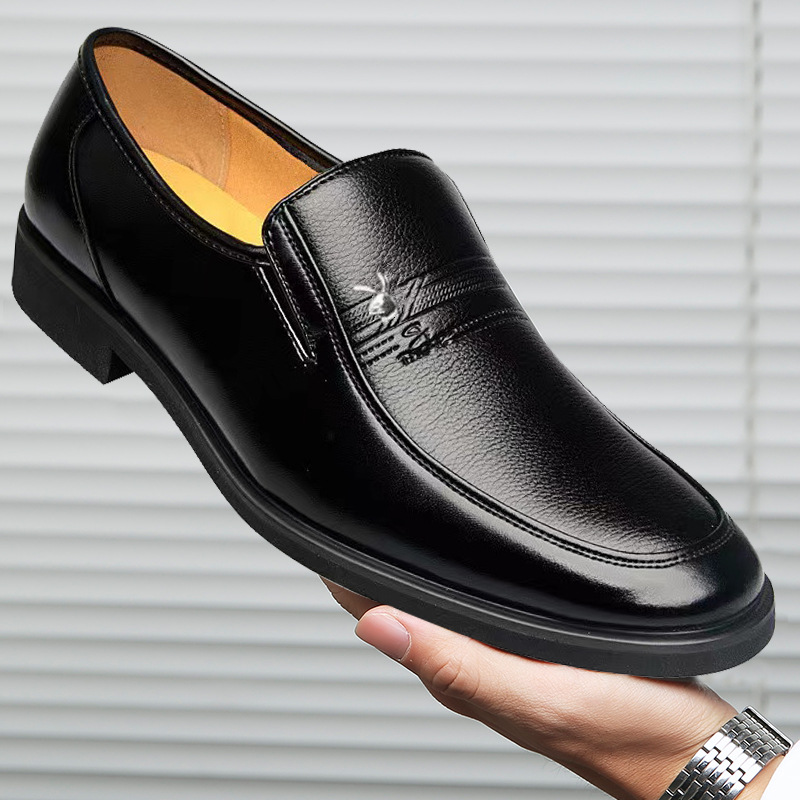 Chaussures en cuir pour hommes d'affaires habillées pour hommes d'âge moyen chaussures à semelle souple pour papa Printemps et automne Nouvelles chaussures respirantes pour hommes une génération de classiques