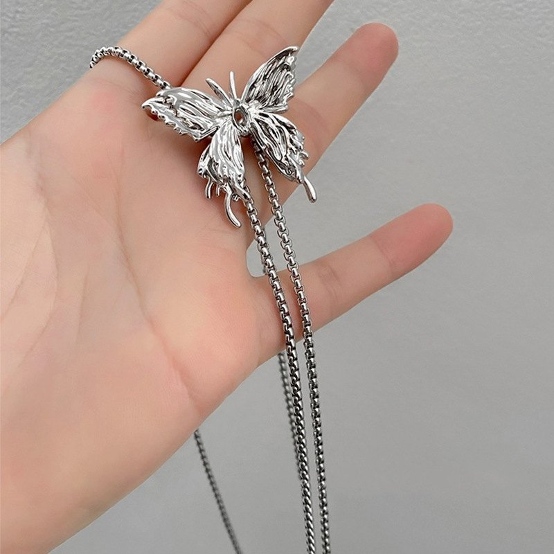 Collana con nappa a farfalla in argento pull-up di alta qualità per le donne, design di nicchia leggero e di lusso, alla moda e versatile_voghion.com