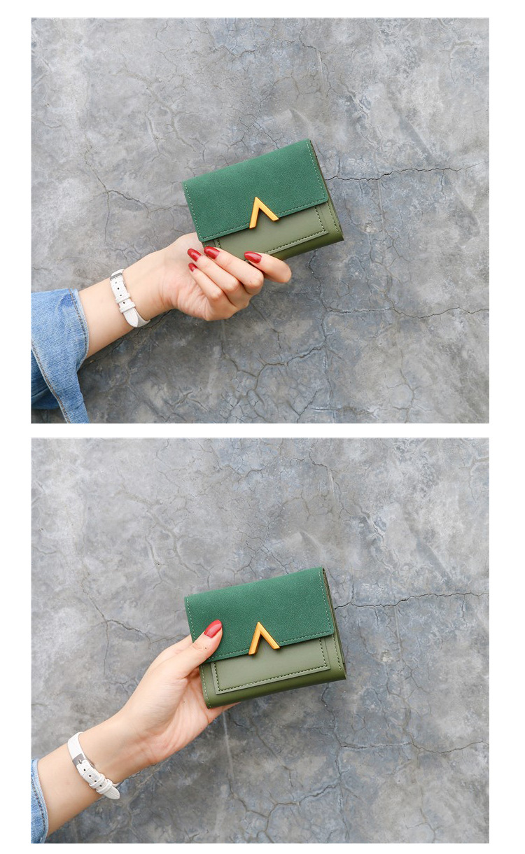 Women's Short Wallet Retro Patchwork Metal V Decorative Buckle_voghion.com