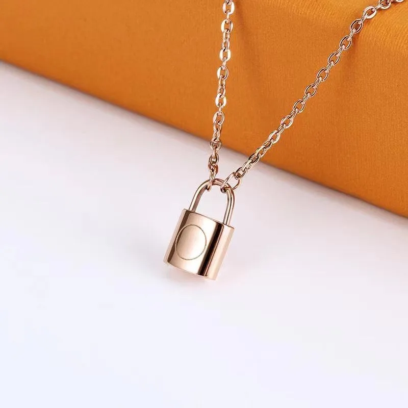 Designer jewelry women sier pendent mens necklace womens pendants necklaces ladies chains jewlery girlfriend accessories_voghion.com