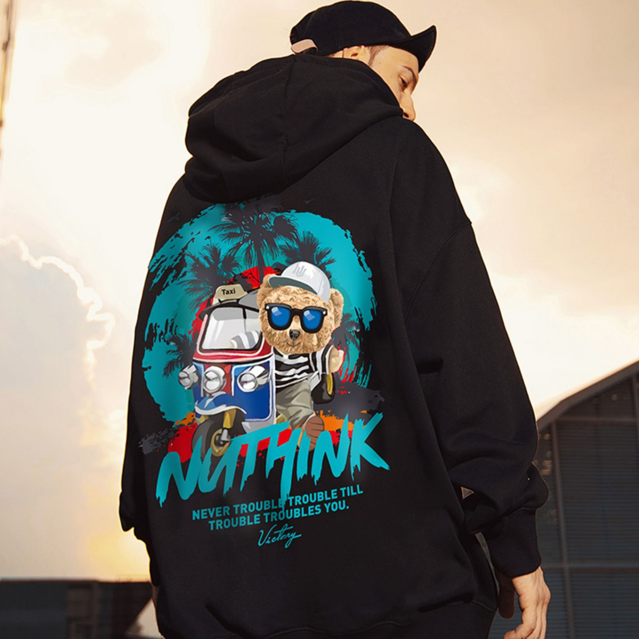 Sweat à capuche oversize homme graffiti grandes tailles_voghion.com