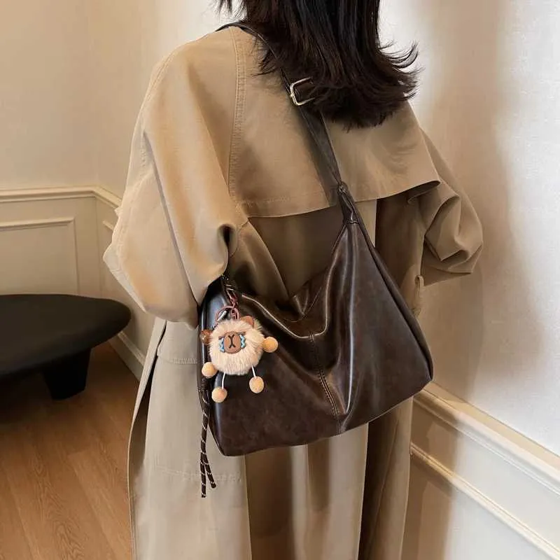 Modieuze dames schoudertas en crossbody tas voor herfst winter_voghion.com