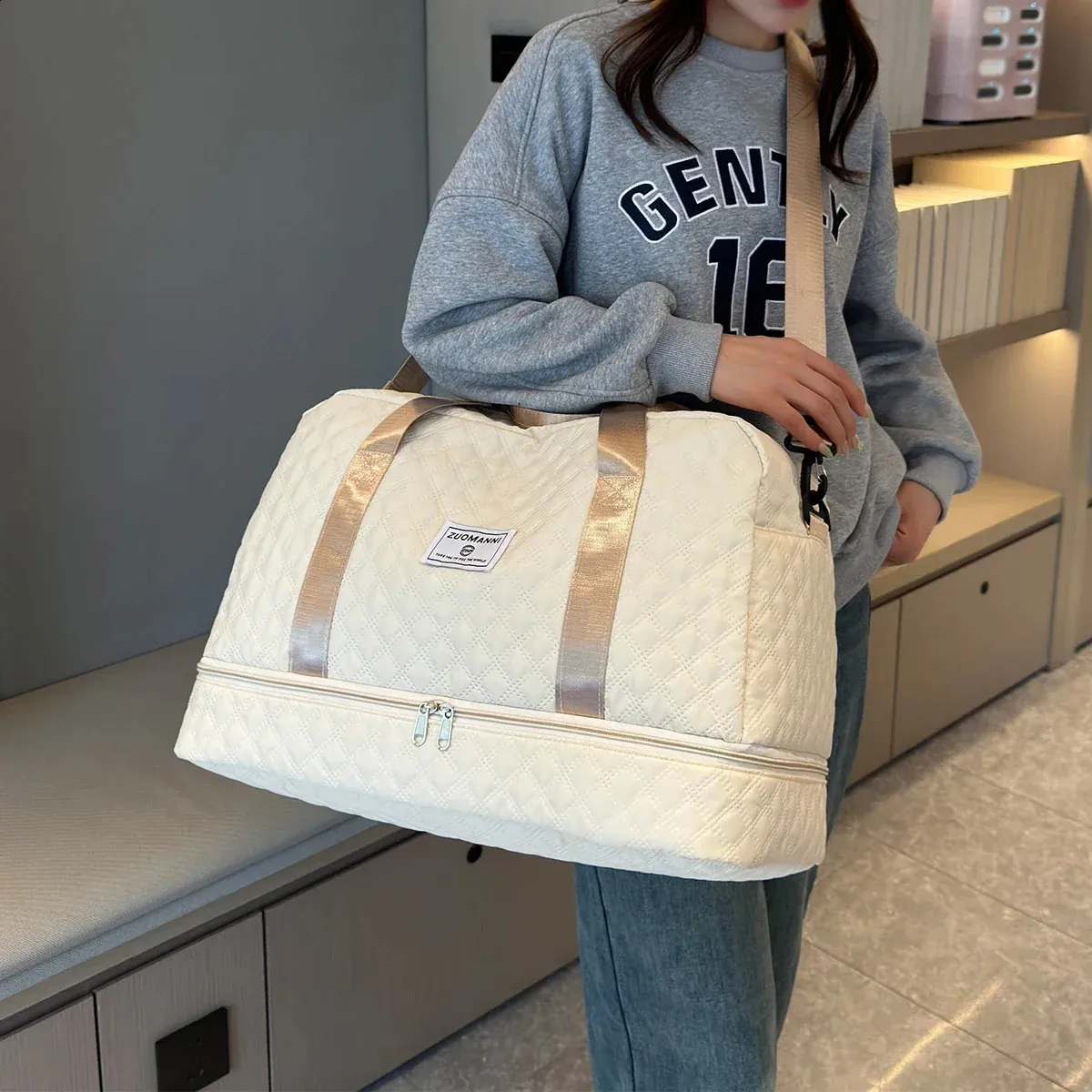 Large Capacity Travel Duffel Bag With Wet Dry Separation_voghion.com