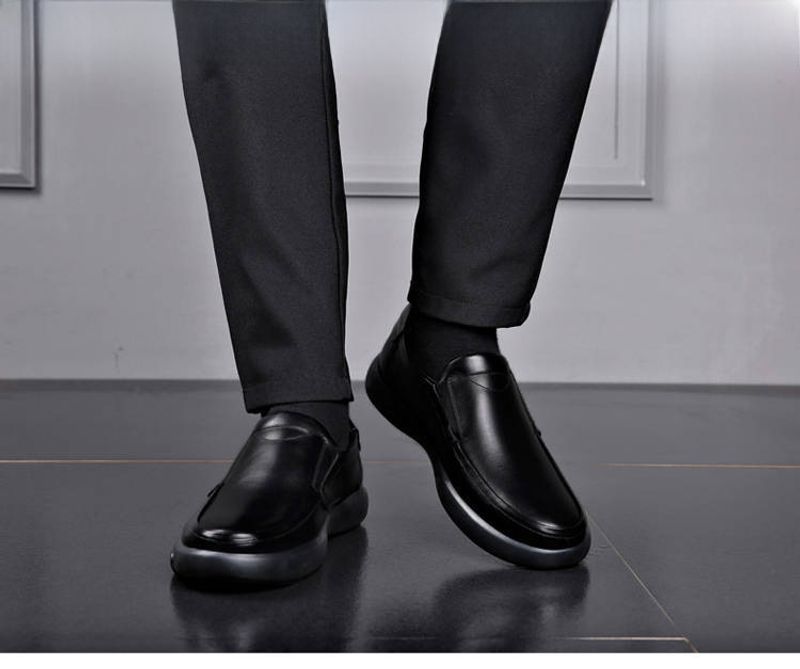 Zapatillas de deporte con cordones para hombre, informales, de cuero, para exteriores, de moda, primavera 2024_voghion.com