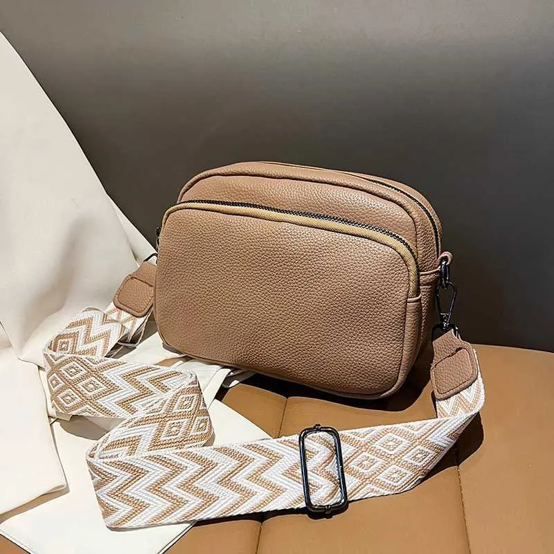 Stylish Women's Crossbody Shoulder Bag With Wide Strap And Pockets_voghion.com