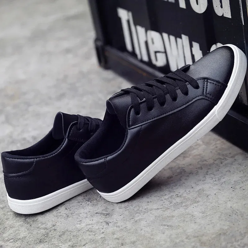 Chaussures de printemps blanches décontractées pour femmes, chaussures plates à lacets de style coréen, baskets légères antidérapantes confortables Sapatilha Feminina_voghion.com