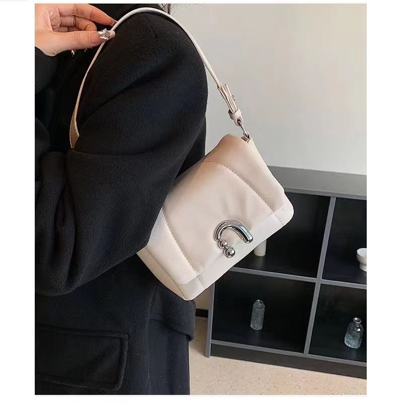 Élégant Blumen-Rolltasche für Damen, neue Mode-Handtasche 2024, einfache kleine quadratische Tasche, vielseitige_voghion.com