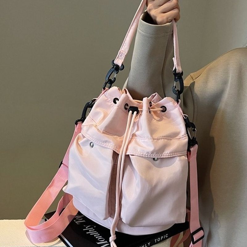 Trendy Cool One Shoulder Crossbody 2024 Neue koreani Mode Lässiger Eimer Große Kapazität Nylon Handheld Kordelzug_voghion.com